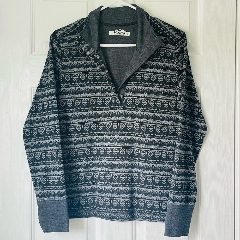 Kavu 1/4 Button Up Layering Over Shirt in Black and Gray